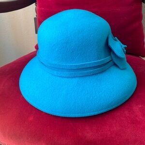 Beautiful 100% wool lady hat,  very elegant